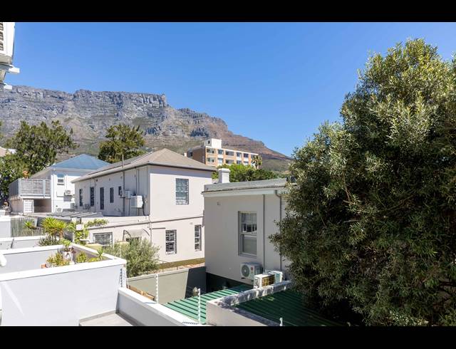 0.5 BEDROOM APARTMENT FOR SALE IN ORANJEZICHT
